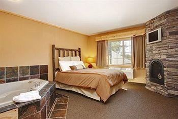 Whitefish Lodge And Suites Cross Lake Eksteriør bilde