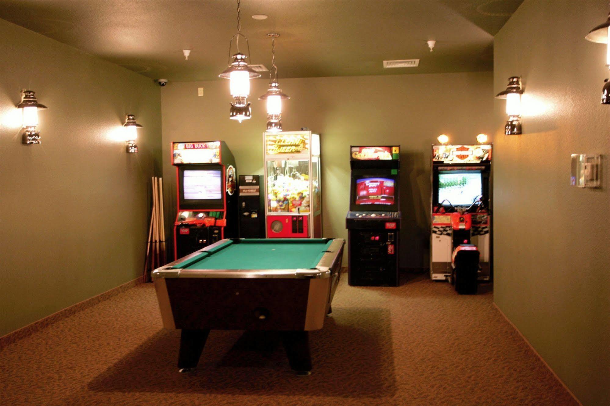 Whitefish Lodge And Suites Cross Lake Eksteriør bilde